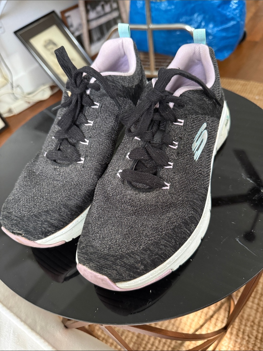 Sketchers sneaker, Arch Fit, size 9.